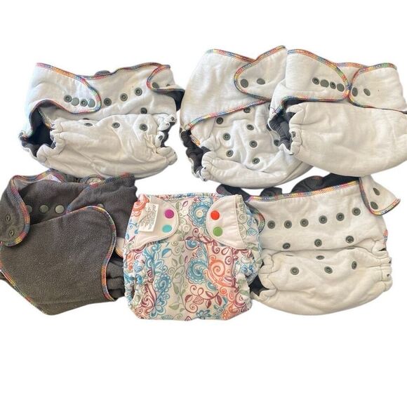 set of 6 cloth diapers 1 is bumGenius no inserts adjustable see photos for wear - Picture 1 of 15
